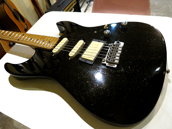 MOON Custom Guitars ST with Bartolini PU SSHレイアウト 